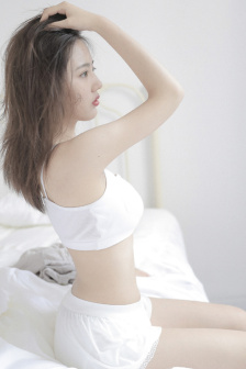 美女穿比基尼的图片